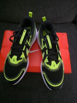 NIKE COSMIC RUNNER