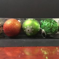 Xmas Decorations 5 Large Ornaments 