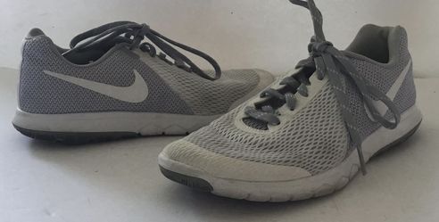 Nike Women Sneakers, Flex Experience RN5. Gray. Size 7 1/2