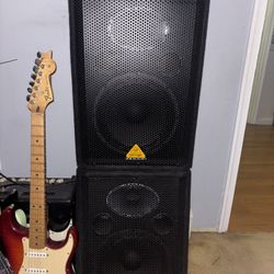 4 Behringer Speakers 