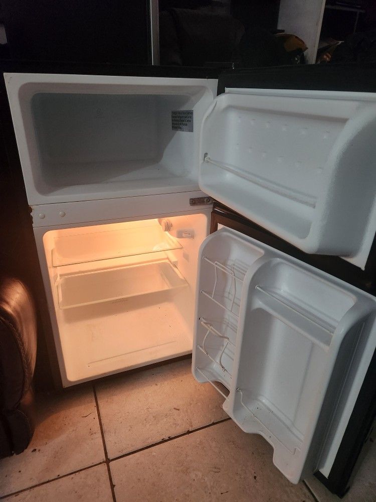 Daewoo Mini fridge
