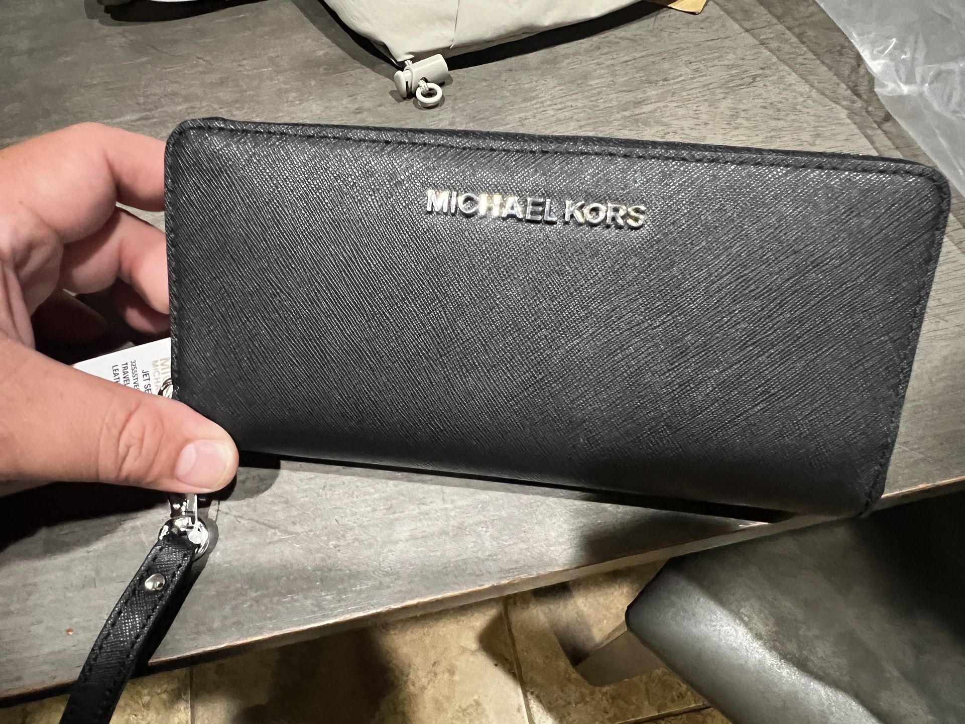 MK Michael Kors, Wallet Brand New Travel Size