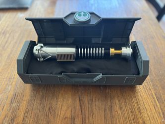 Disney Star Wars Lightsaber Luke Skywalker Galaxy’s Edge Legacy Lightsaber Disneyland Real Authentic Metal With Blade 