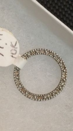 DIAMOND CIRCLE PENDANT