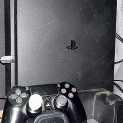 Use PS4 for sale comes with the charging dock, controller, and all the cords