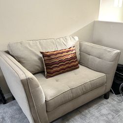 Oversized 1 1/2 Seater Couch In Excellent Condition! 