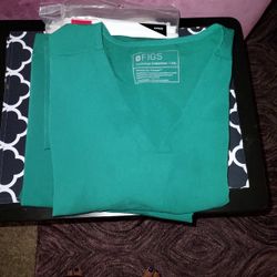 FIGS Casma 3 Pocket Scrub Top HUNTER Green