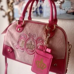 Viral Pink Juicy Bowler Bag With Crown 