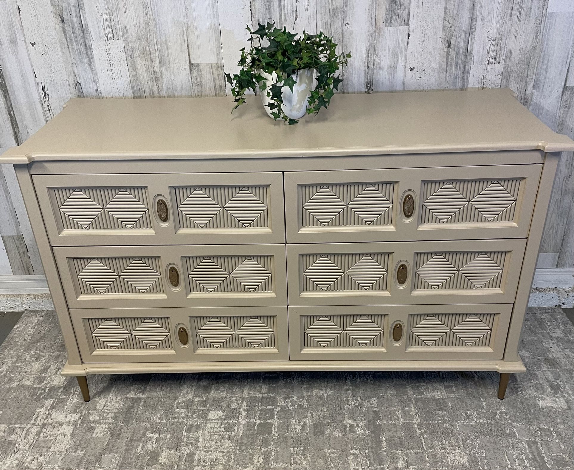 DRESSER KHAKI - PIER ONE