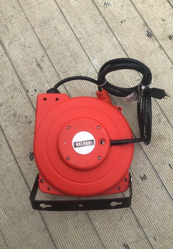 40ft.Retractable Cord Reel with Triple Tap