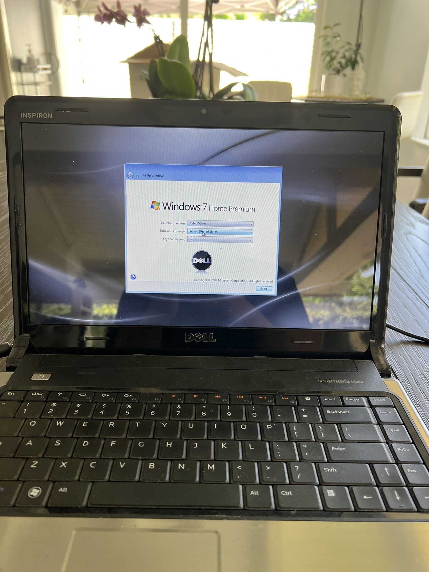 Dell Inspiron 1464 Laptop