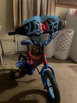Spider-Man Kids Bike with training wheels