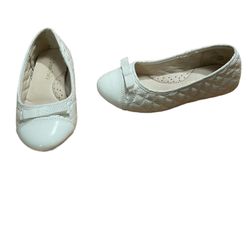 White Flats Little Girl Size 11