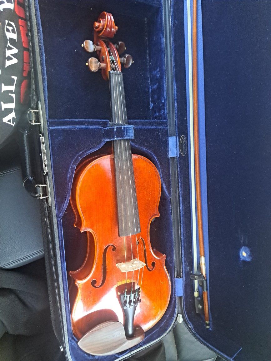 Roman Teller Violin