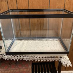 10 Gallon Fish Tank (read Description)