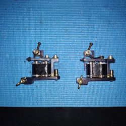 Professional tattoo guns brand new. 
Color packer and liner. Custom-made irons

