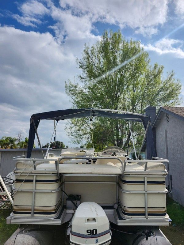 Pontoon Boat