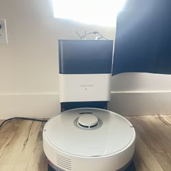 Roborock Robot Vacuum w/ Auto-Empty Dock – Tested & Working