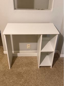 Computer desk