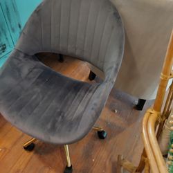 CUTE GRAY OFFICE CHAIR AT PICKY PINCHERS 801 TURNER ST CLEARWATER OPEN NOON TO 6 FREE DELIVERY