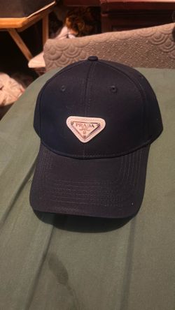 Desinger navy snapback