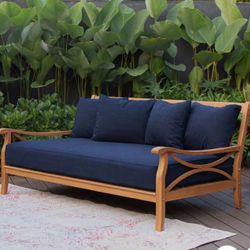 Daybed Seating With Cushions