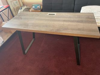 Computer table