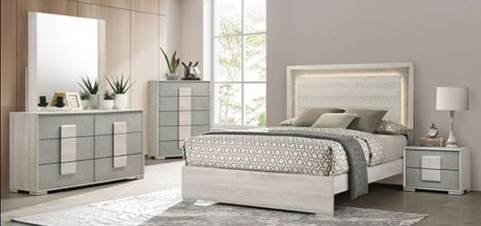 Brand New White Washed & Grey 4pc Queen Bedroom Set (Available in Eastern King)