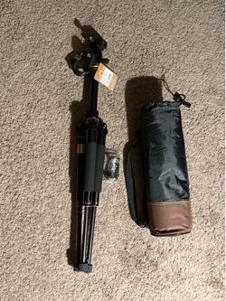 Camera tripod
