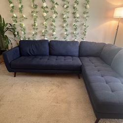 Stylish sofa - Gently used, like new condition!