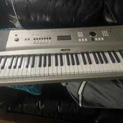 Piano Yamaha 235 YPG 235