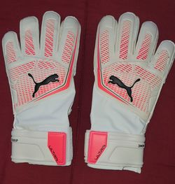 Brand New PUMA ULTRA Match Protect Regular Cut Finger Saver Goalkeeper Goalie Soccer Gloves White Red Men Size 10