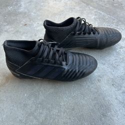 Soccer Cleats Size 5