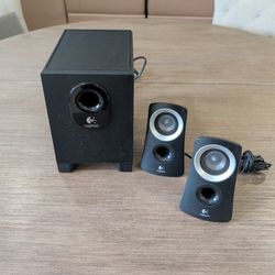 Logitech Z313  2.1 Speaker System 