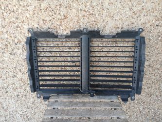 2022-25 Toyota Sequoia Shutter (Auto Parts)