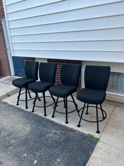Casino Bucket Bar Stool
