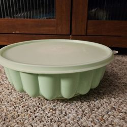 Tupperware 1202-5 Mint Color Jello Mold