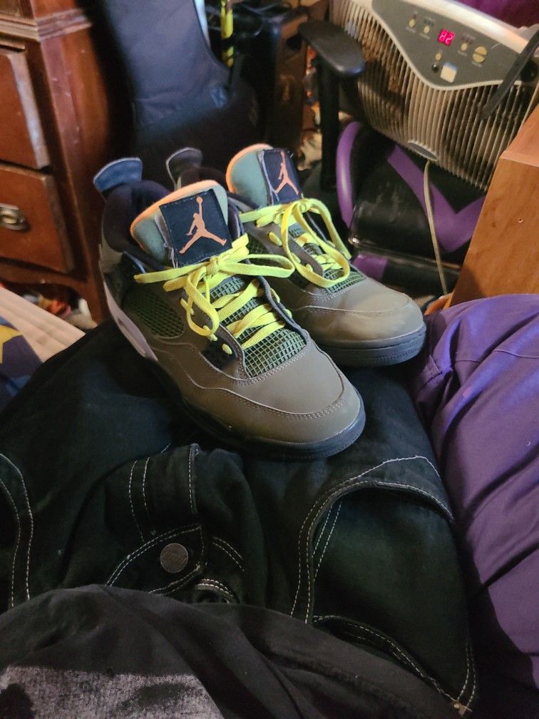 Olive Green Jordan 4's