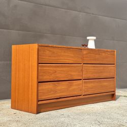 Danish Modern Mid Century Teak 6-Drawer Dresser Credenza Sideboard 
