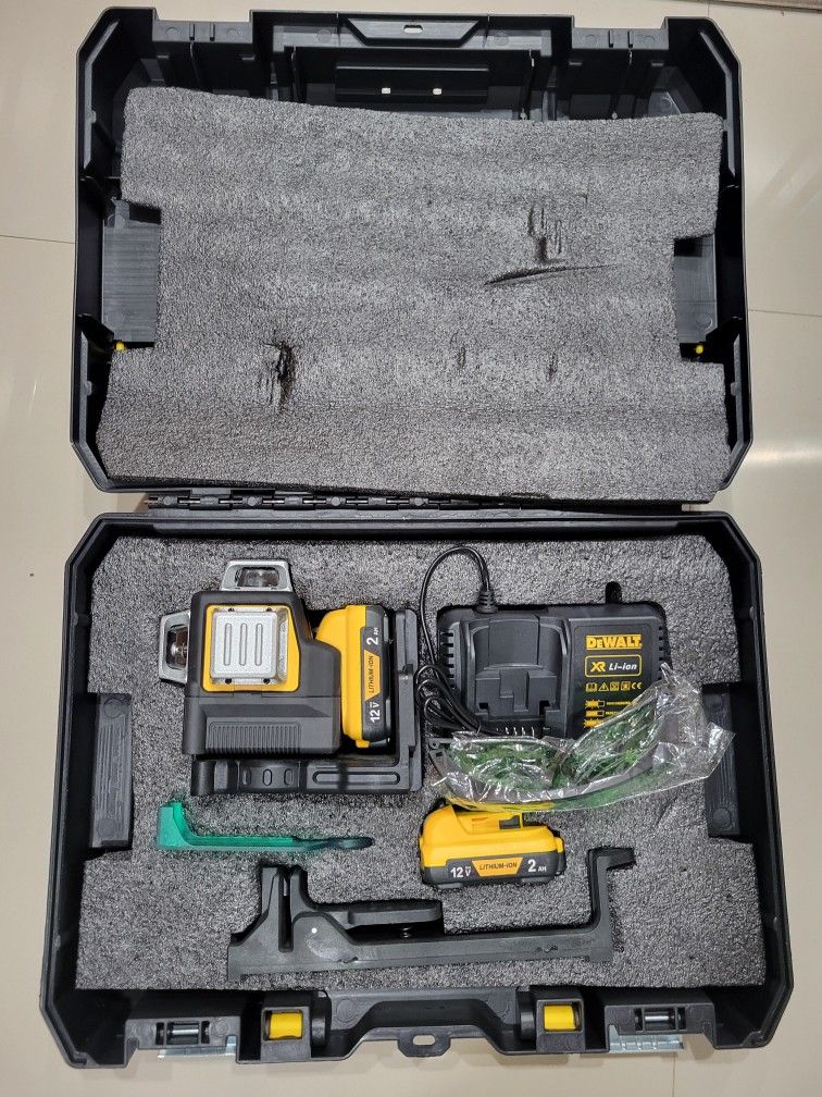 DEWALT 12V MAX Lithium-Ion Cordless 3-Beam 360-Degree Green Laser Level and TOUGHSYSTEM 22 in. Small Tool Box .