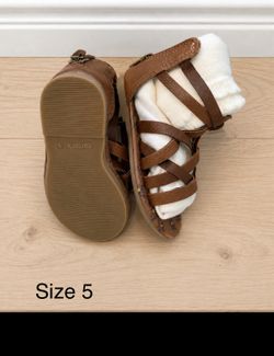 Girls sandals