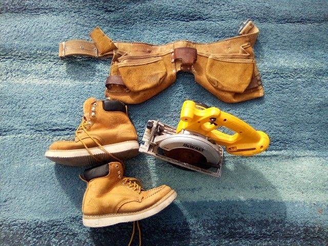 DeWalt Saw+Boots Sz 10+Belt