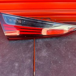 2019 - 2020 -2021 LEXUS ES350 LEFT SIDE TRUNK LIGHT OEM