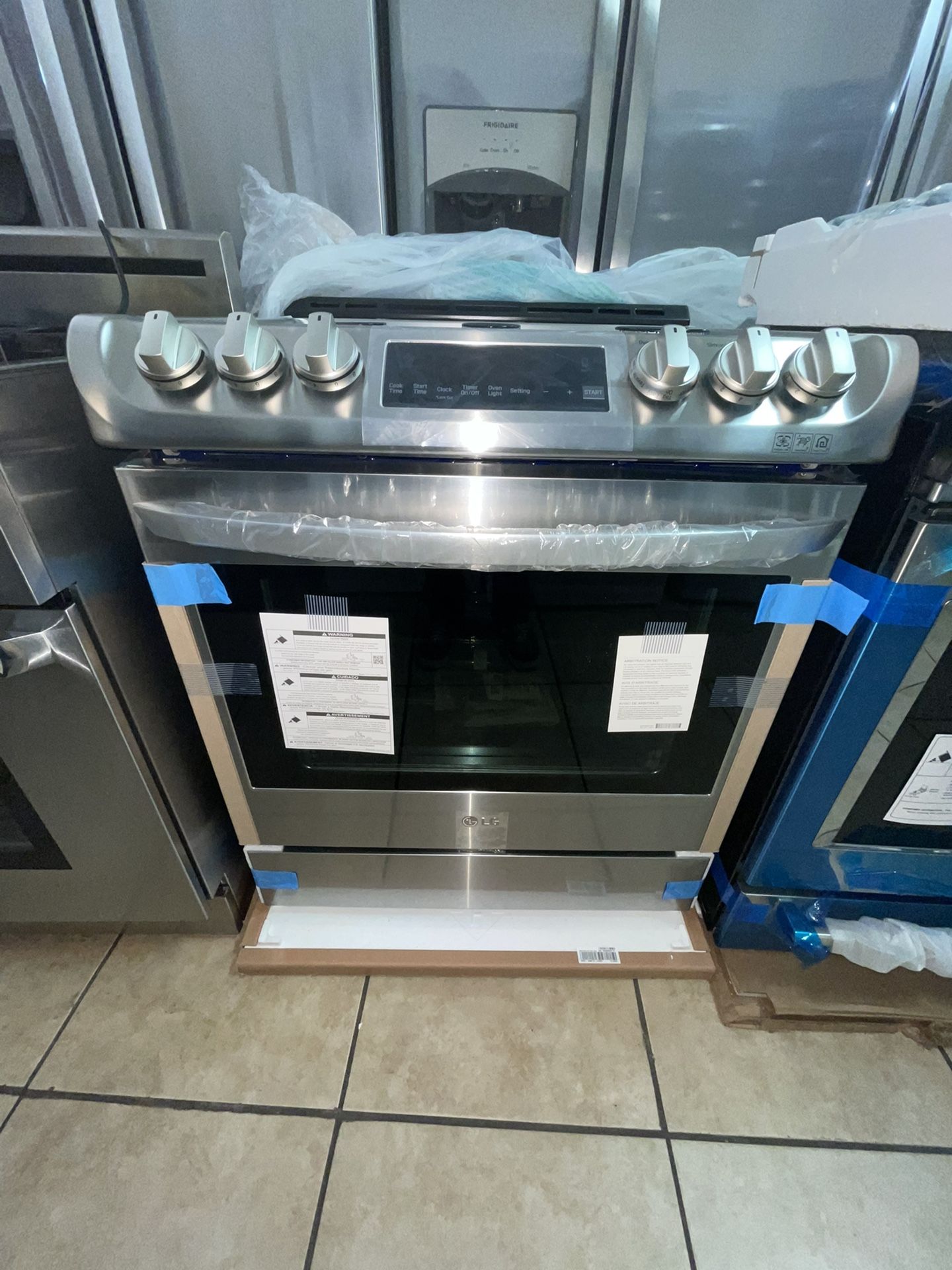 Brand New LG Slide In Gas Range With InstaView  Door 