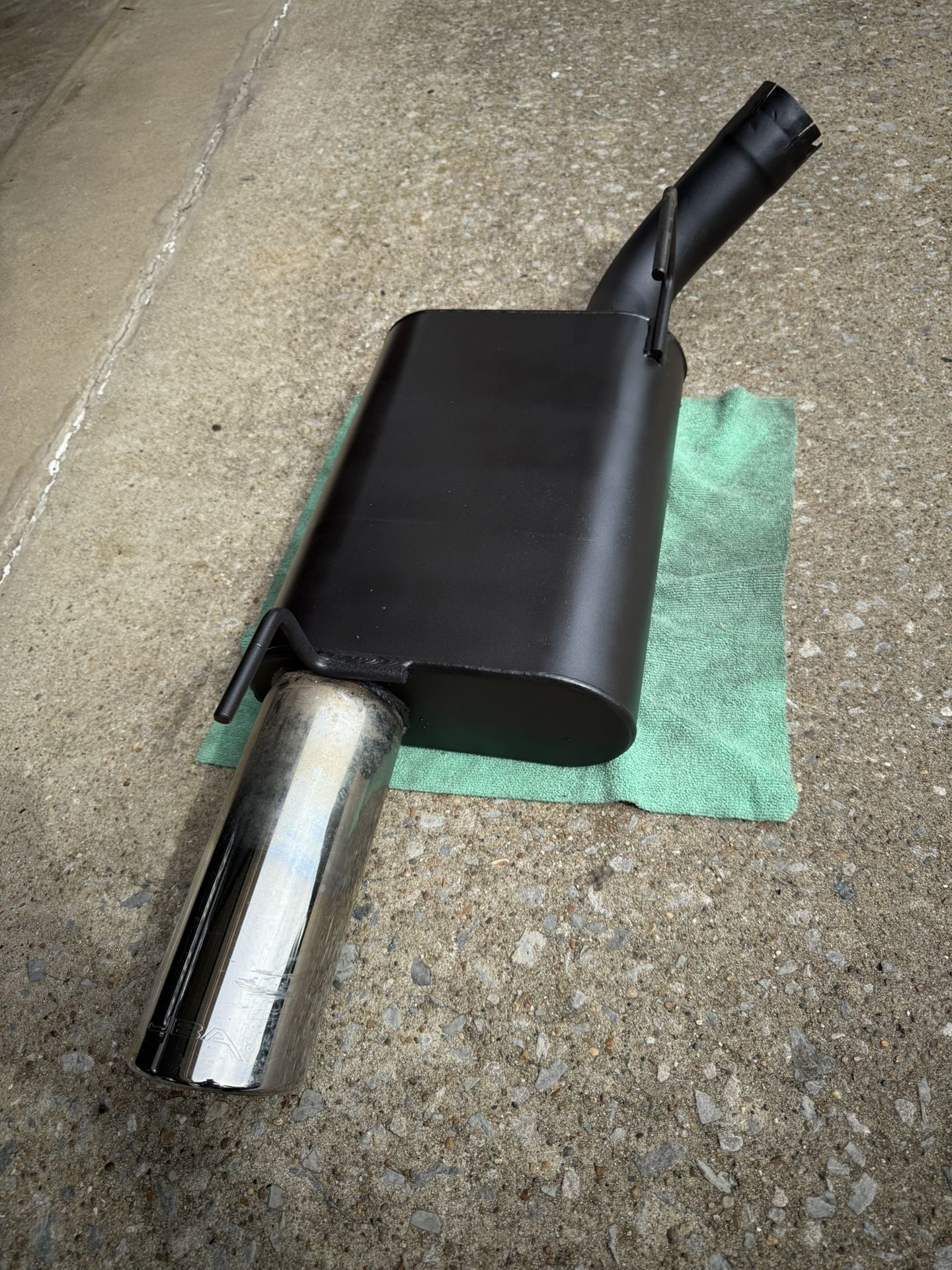 05-09 Mustang GT JBA Axle Back Mufflers