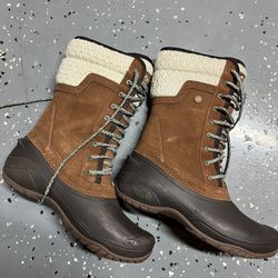 Women’s North Face Boots 