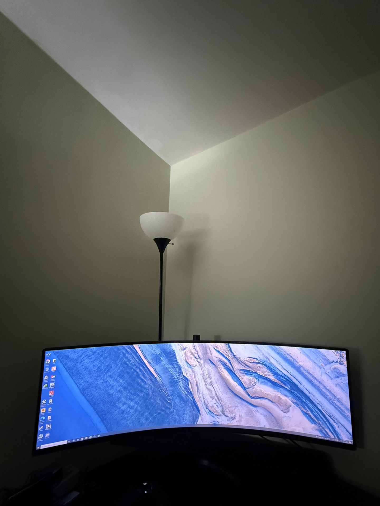 Lg Ultragear 45” Curved Gaming monitor Ultrawide QHD