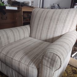 Ashley Easy Living Room Chair