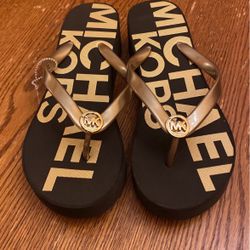 Authentic Authentic Michael Kors Gold Sandals Size 7 & 8