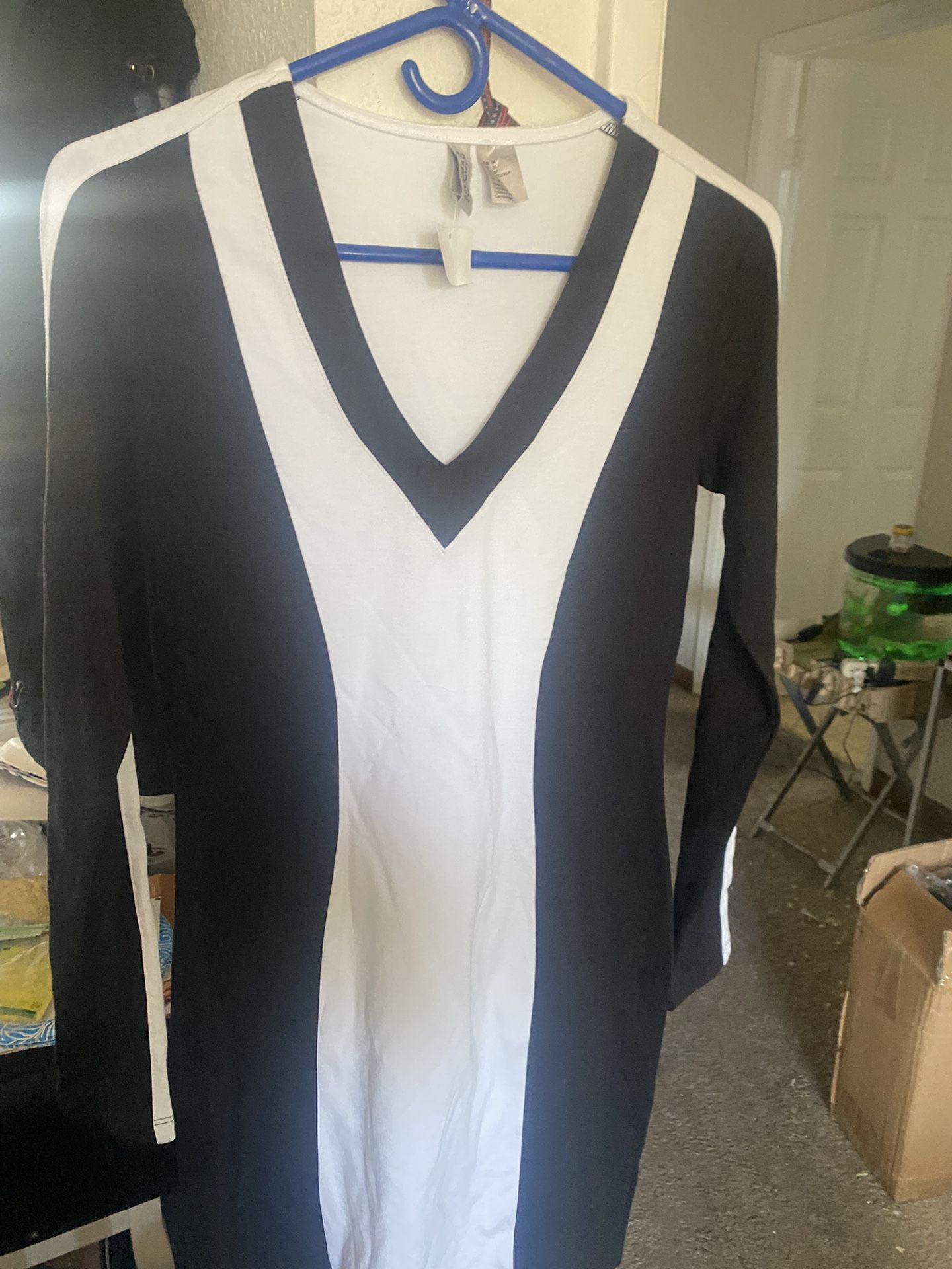 V T- Shirt New